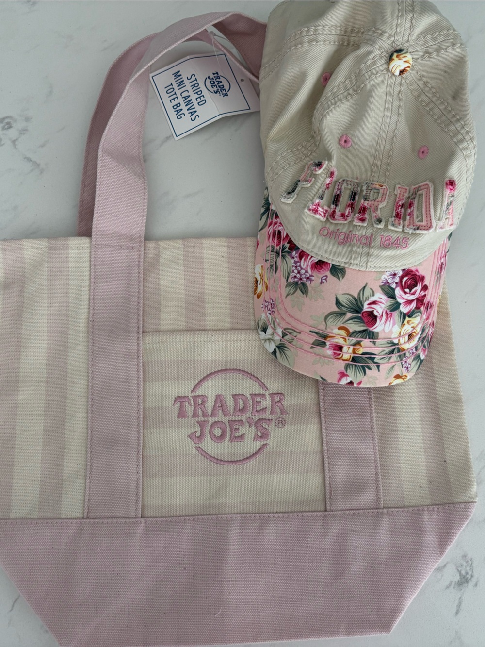 Trader Jo mini tote bag with matching Robin Ruth Florida hat